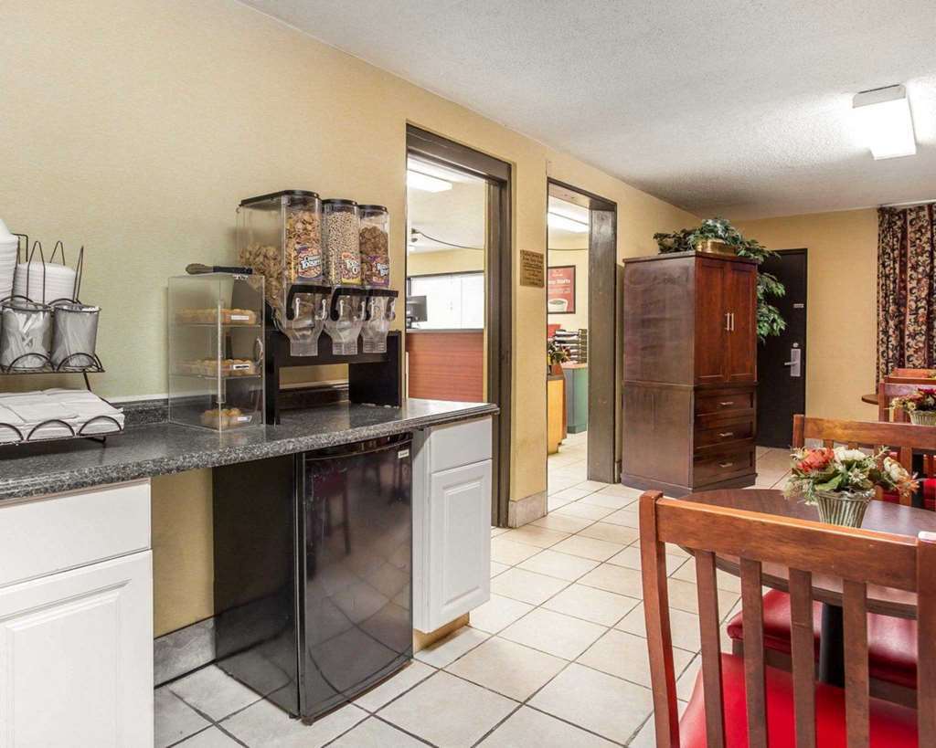 Econo Lodge Richburg Restaurant photo